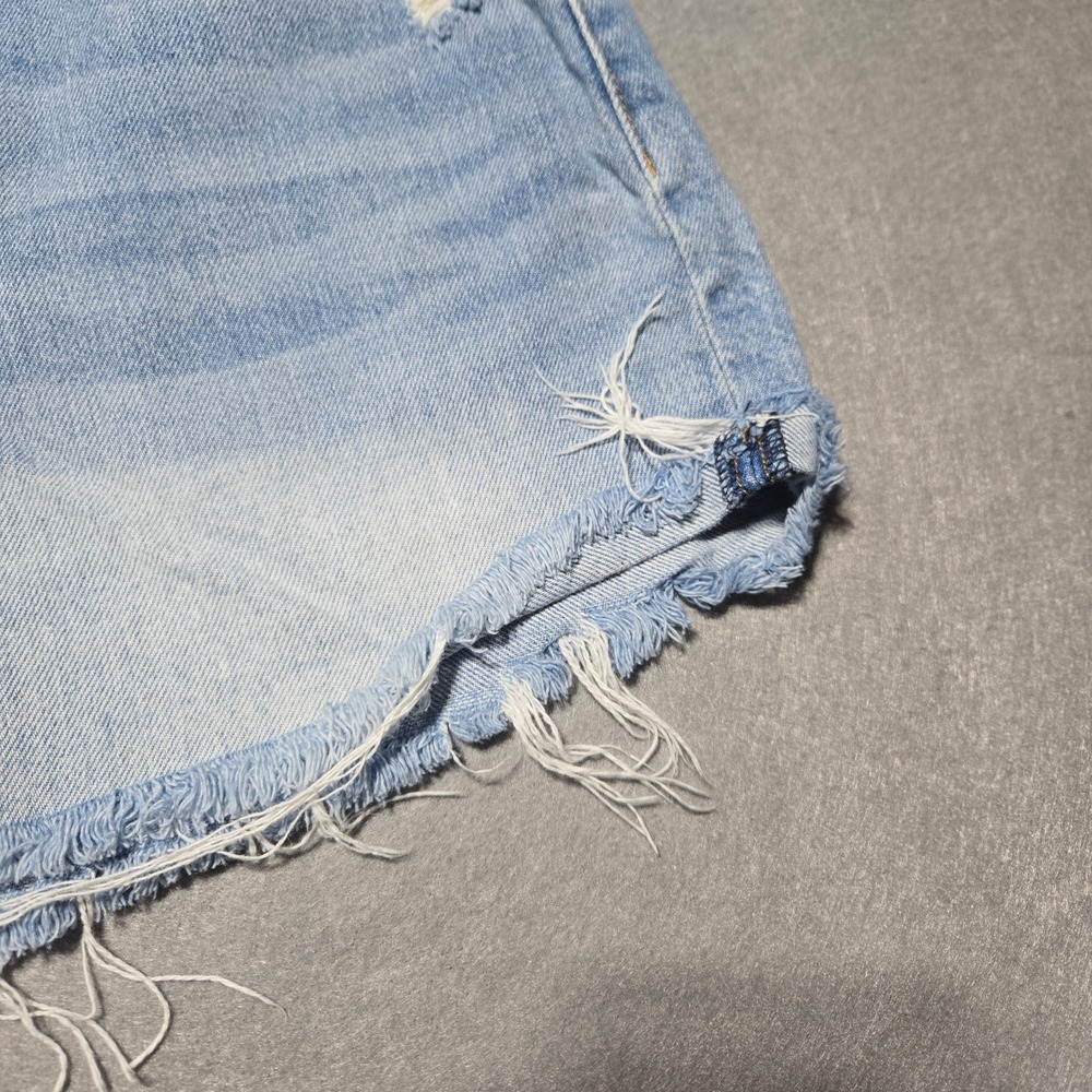 Lucky Brand Relaxed Short Womens 4/27 Light Wash Distressed Raw Hem Denim Shorts - Picture 6 of 10